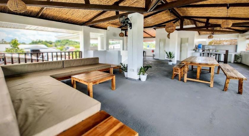 Sentro Suites  Siargao Bed and Breakfast in General Luna