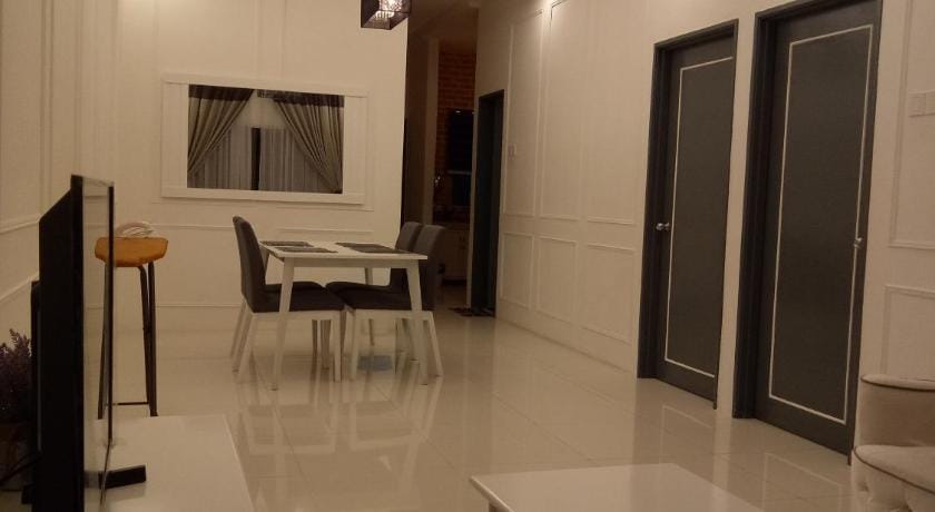 CLASSIC ENGLISH @ CH Apartment in Tanah Rata