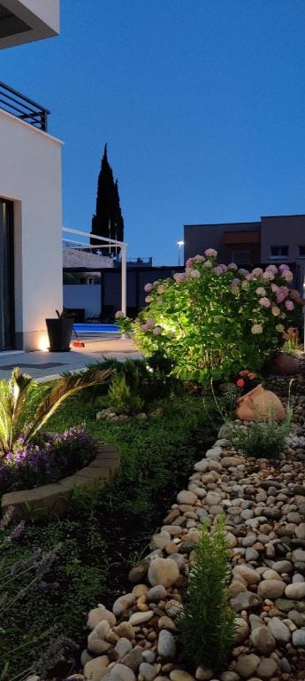 Villa Marion,heated, pool,sea & mountain view  Villa in Baška Voda