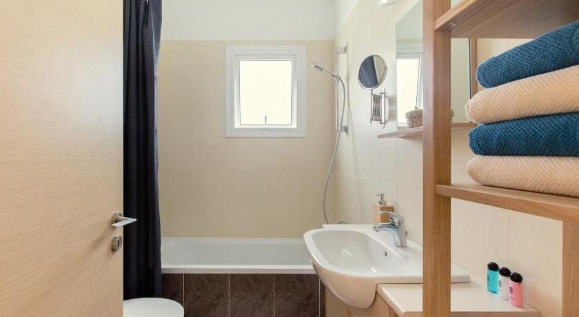 ♥ Sunny&Cozy Family Apartment ★ Walk to the Beach☼ Apartment in Paralimni