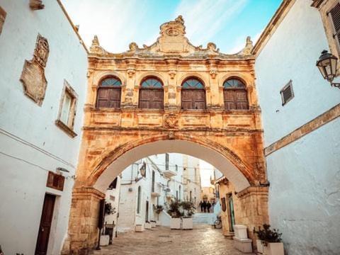 The doors, Apulia, Ostuni Apartment in Ostuni