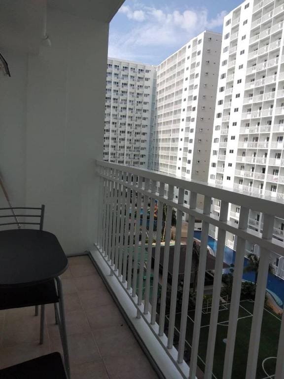 Jones Shore Residences Apartment in Pasay