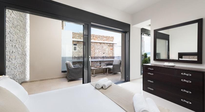 Ixia Breeze 2 Villa, 3 bedroom en-suite, pool Villa in Ialysos