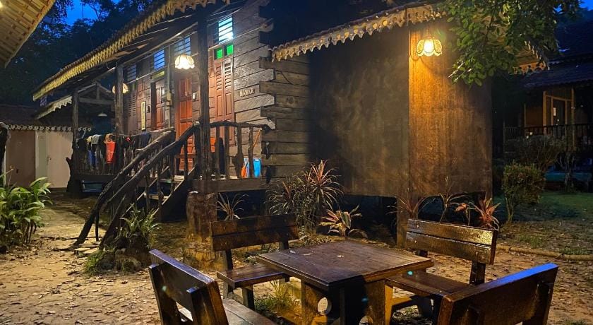 Rustic Chalet - Dahlia n Mawar at Sedim Vista Vacation rental in Kedah