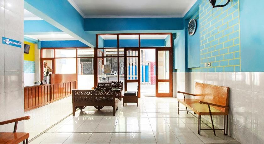 OYO Life 3720 Homestay Gayatri Janti Hotel in East Java
