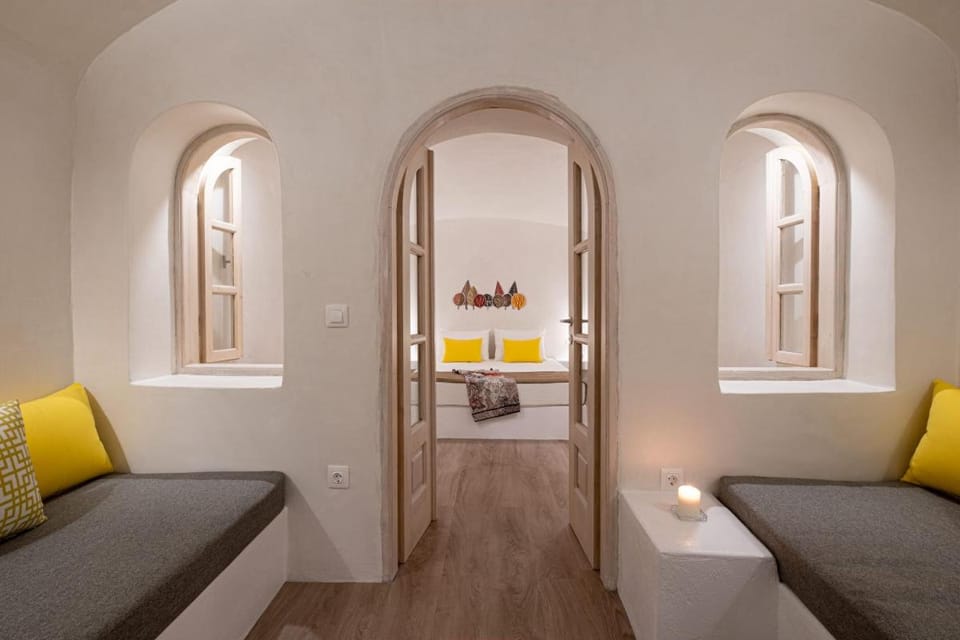 White Orchid Cave House & Studio Villa in Santorini