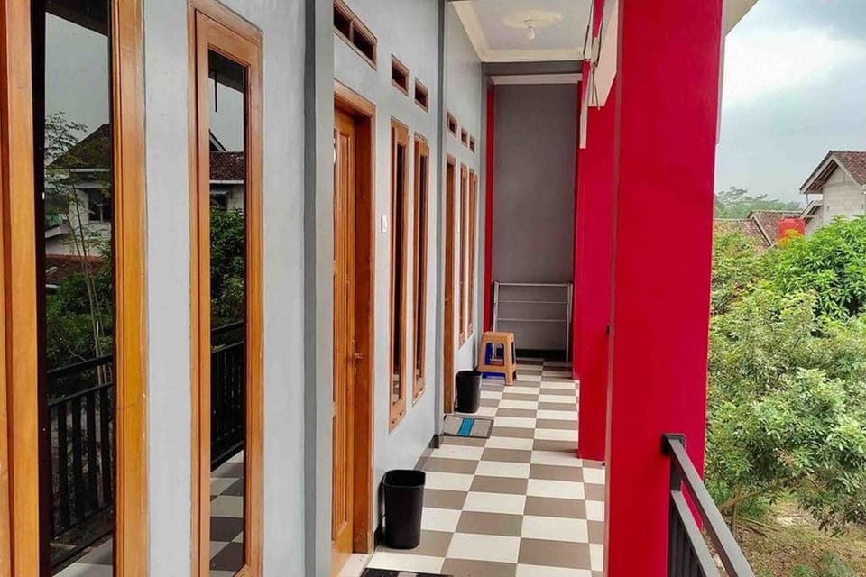 Homestay Griya Sawah Gunung Syariah Mitra RedDoorz Vacation rental in Indonesia