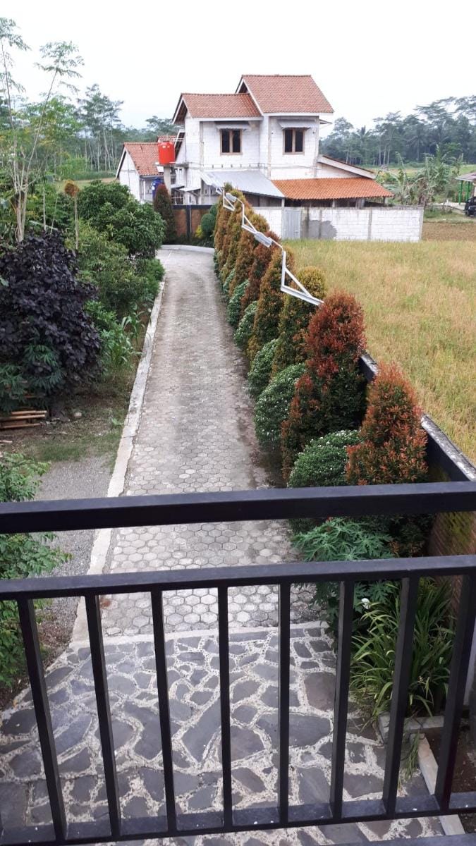 Homestay Griya Sawah Gunung Syariah Mitra RedDoorz Vacation rental in Indonesia
