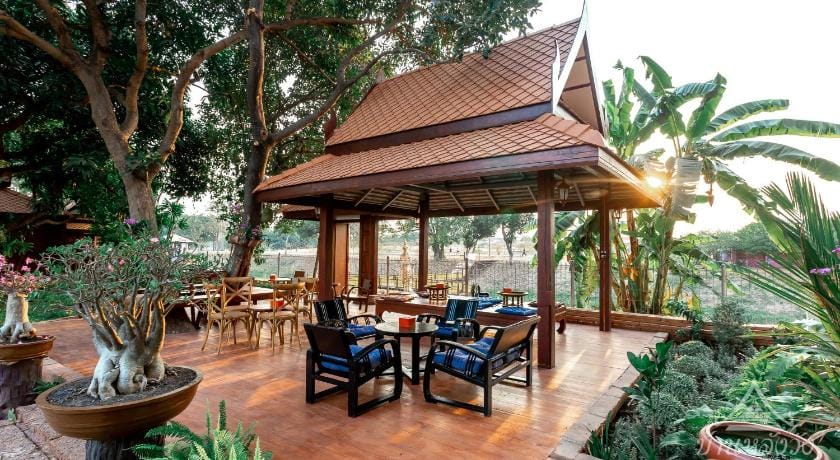 Baan Lhang Wangh Bed and Breakfast in Laos