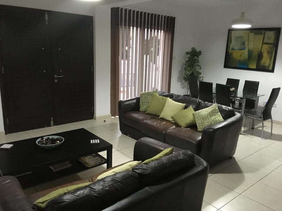 Luxury Villa - Private Pool and Wifi Perfect location for a holiday Villa in Paralimni