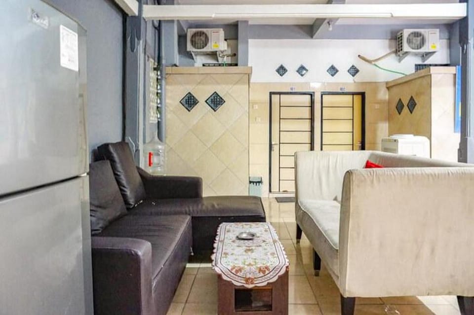 RedDoorz near Penimbangan Beach Singaraja Hotel in Buleleng