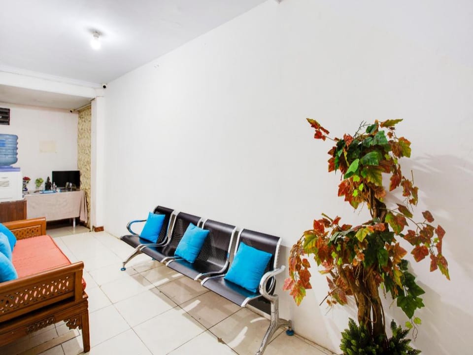 OYO 3725 Sisca Guest House Hotel in South Jakarta City