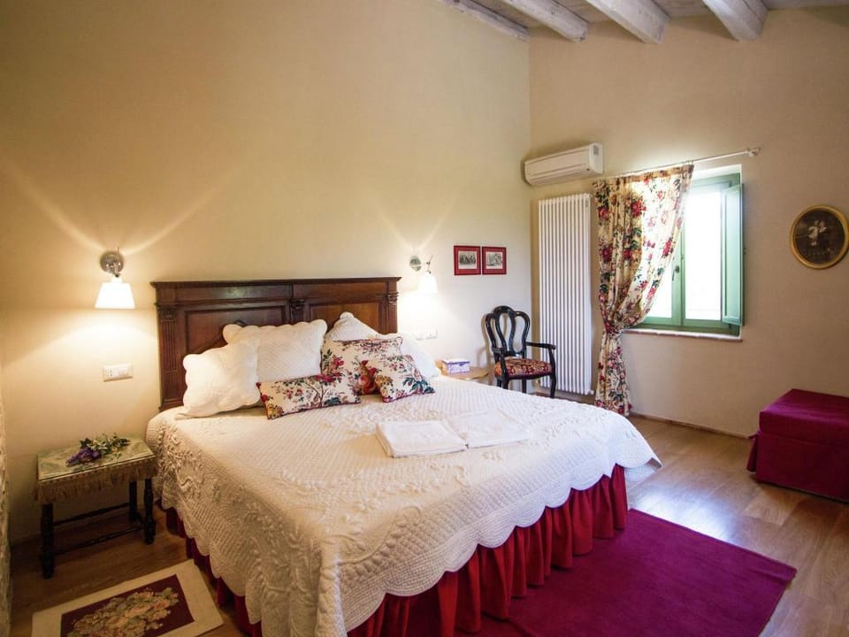 Villa w Wine Tours Near Beach Villa in Marche