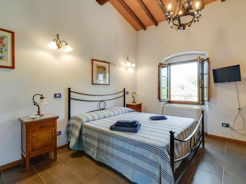 Farmhouse near Nightlife Vacation rental in Tuscany