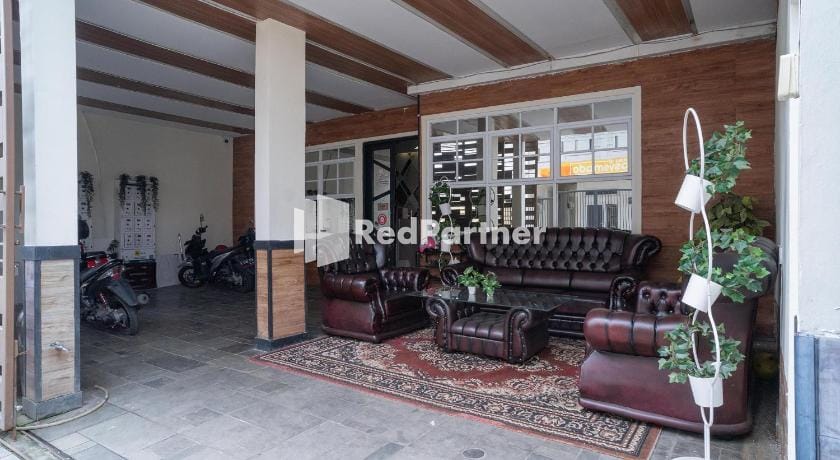 Yayah Rooms Bogor Syariah Mitra RedDoorz Hotel in West Java