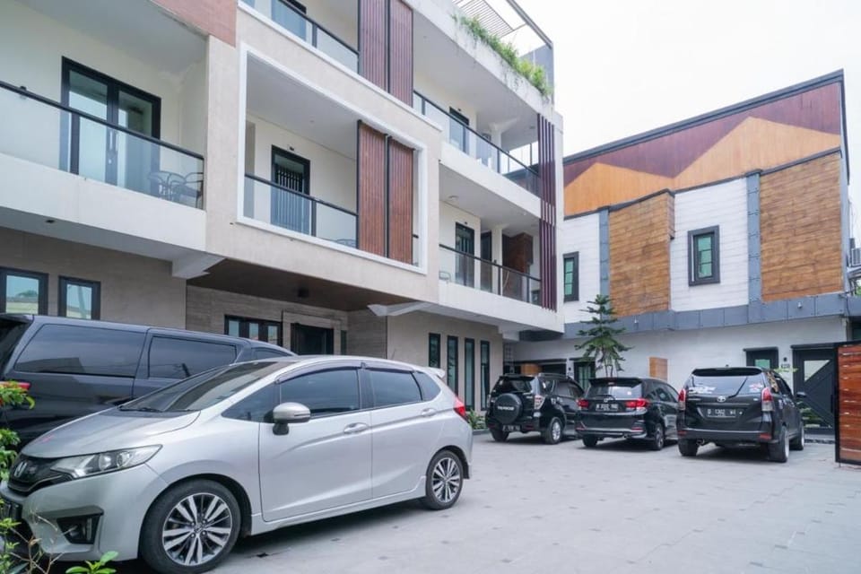 Yayah Rooms Bogor Syariah Mitra RedDoorz Hotel in West Java