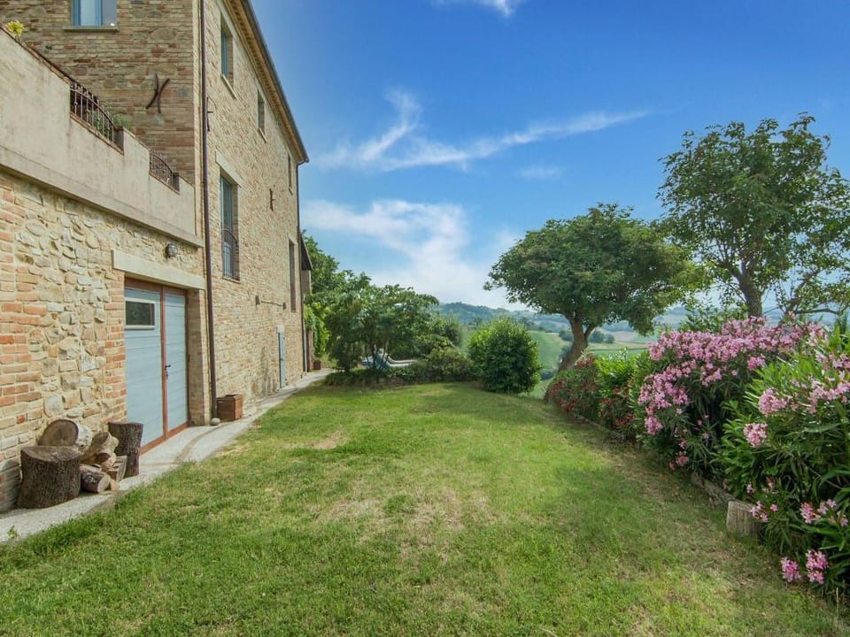 Mansion in Vallefoglia with Pool and Panorama Vacation rental in Marche