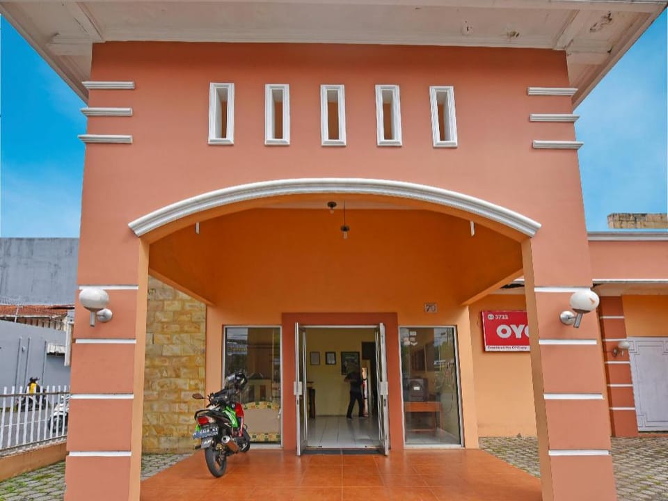 OYO 3722 Hotel Mutiara Hotel in Indonesia