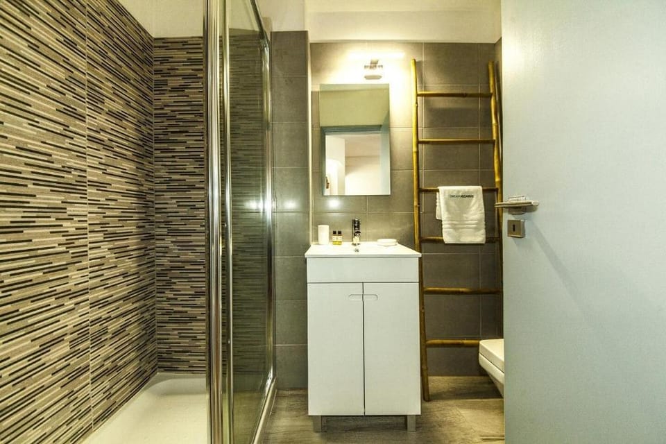 B20 - Sun and Pool Apartment Apartment in Lagos