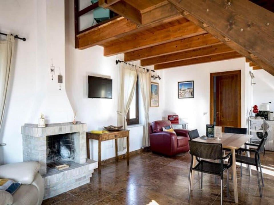 Charming Retreat in San Savino Apartment in Marche