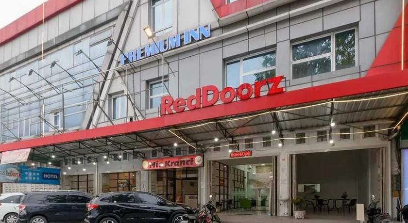RedDoorz Plus @ Cemara Asri Medan Hotel in Indonesia