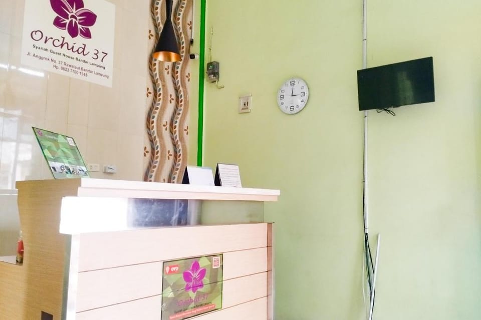 RedDoorz Syariah @ Shakira Alesha Enggal Hotel in Indonesia
