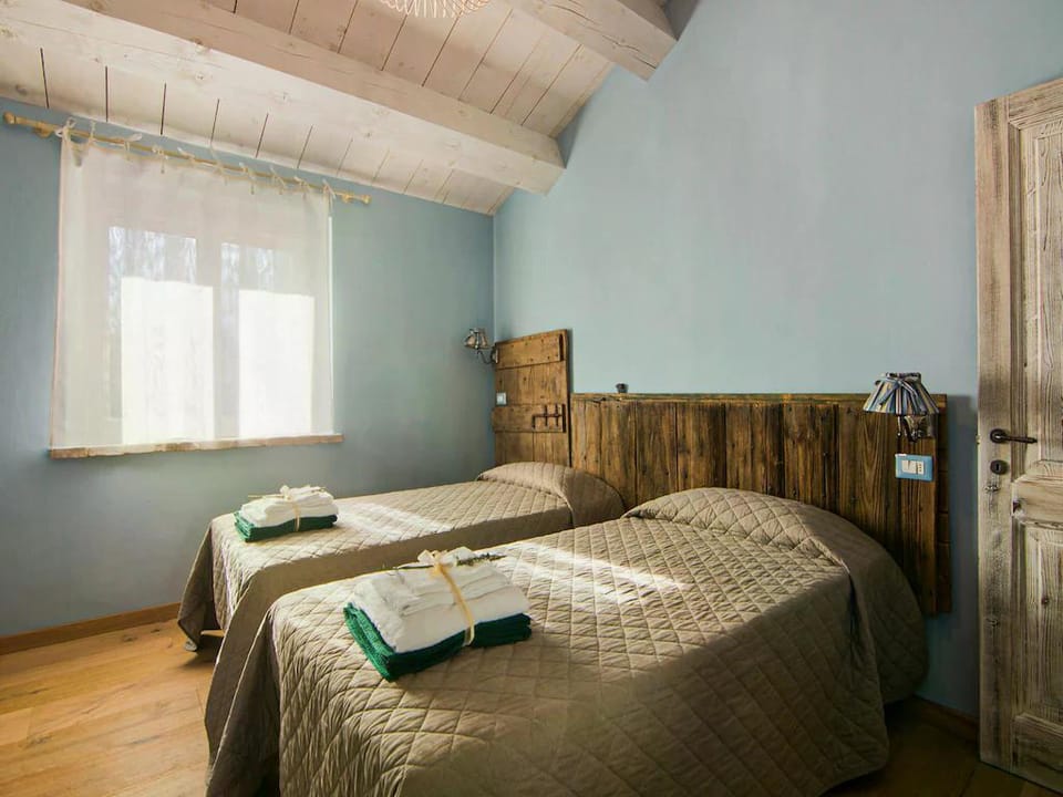 Elegant Villa with Garden Villa in Marche