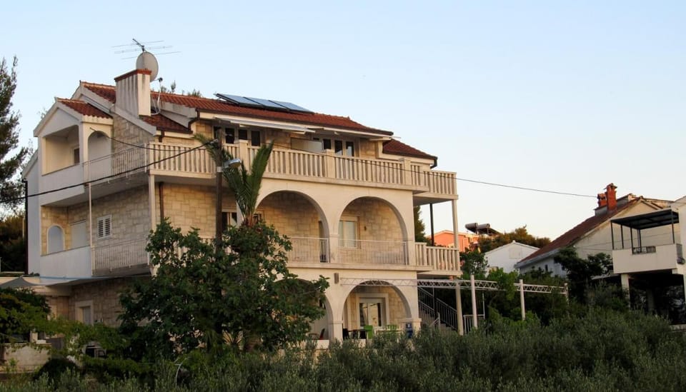 Beautiful apartment for two persons with sea view in Trogir near the beach Apartment in Okrug Gornji