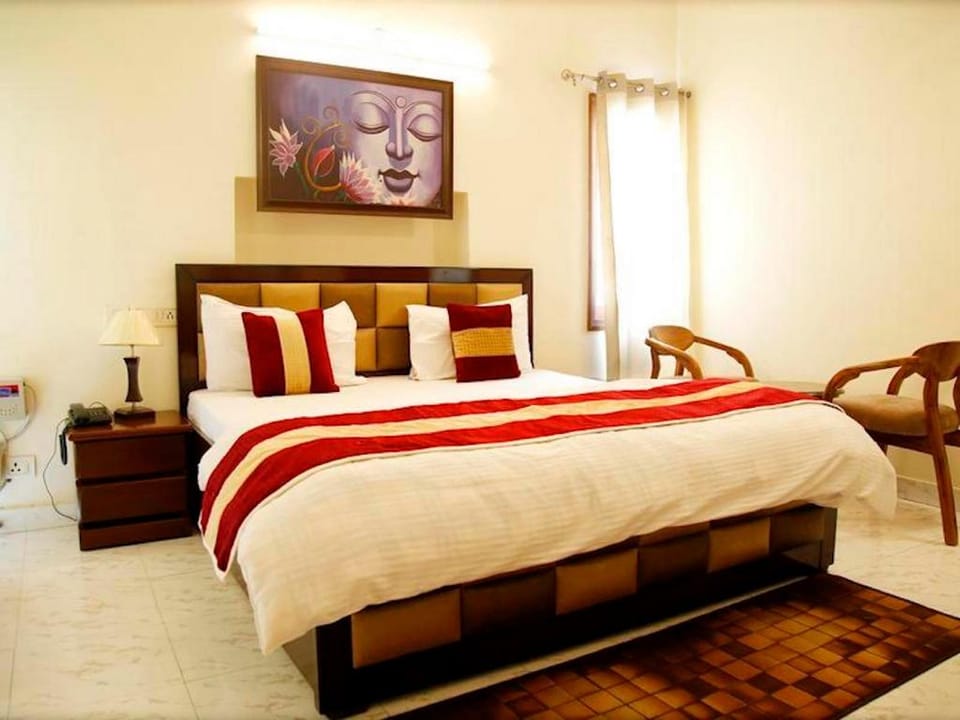 Maplewood Guest House, Neeti Bagh, New Delhiit is a Boutiqu Guest House - room 8 Bed and Breakfast in New Delhi