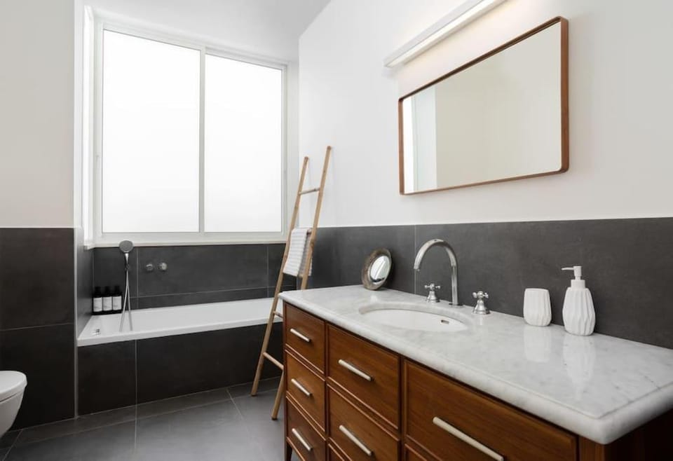 Lively 3BR in Shenkin by HolyGuest Apartment in Tel Aviv-Yafo