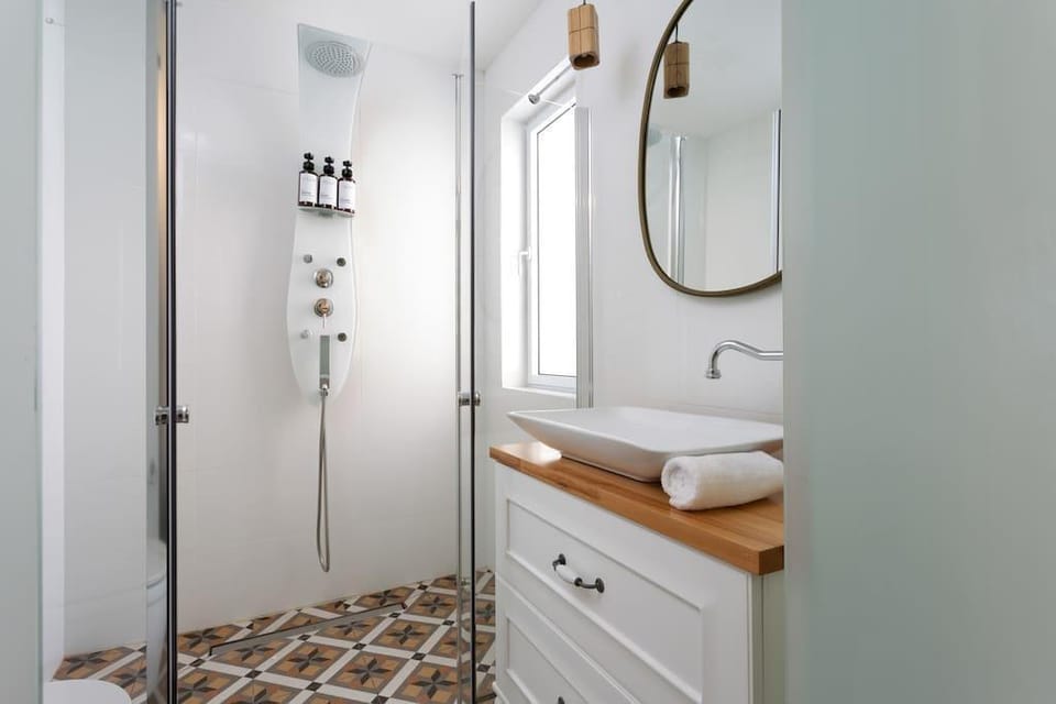 Hip 2BR in Reines by HolyGuest Apartment in Tel Aviv-Yafo