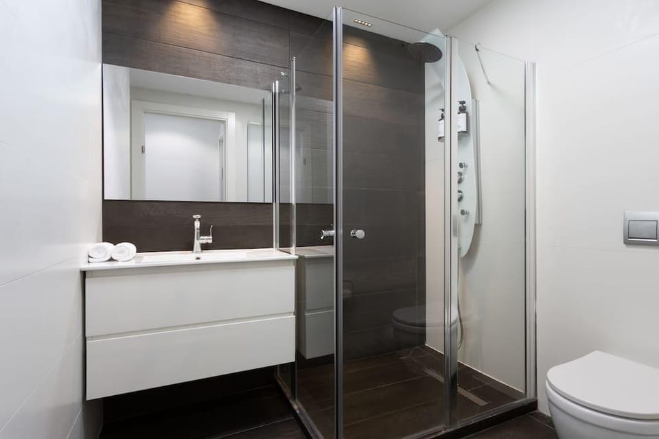 Hip 2BR in Reines by HolyGuest Apartment in Tel Aviv-Yafo