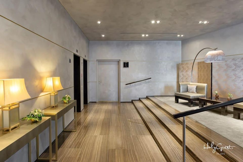 Deluxe Loft 2BR in White City by HolyGuest Apartment in Tel Aviv-Yafo