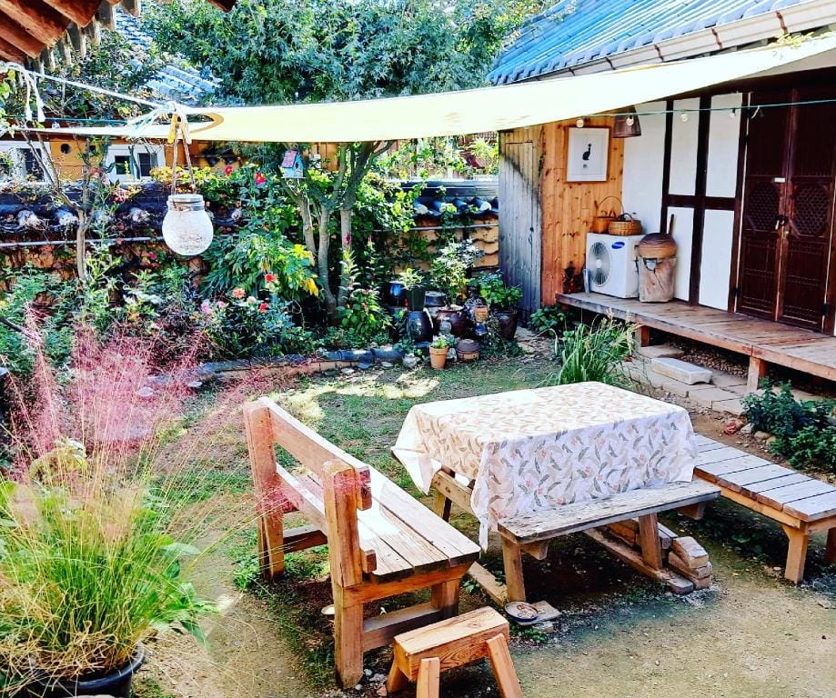 Jamanjae ★Entire House★ Jeonju Hanok Village Time to Draw - Spacious and Cozy 'Jamanjae' Vacation rental in South Korea