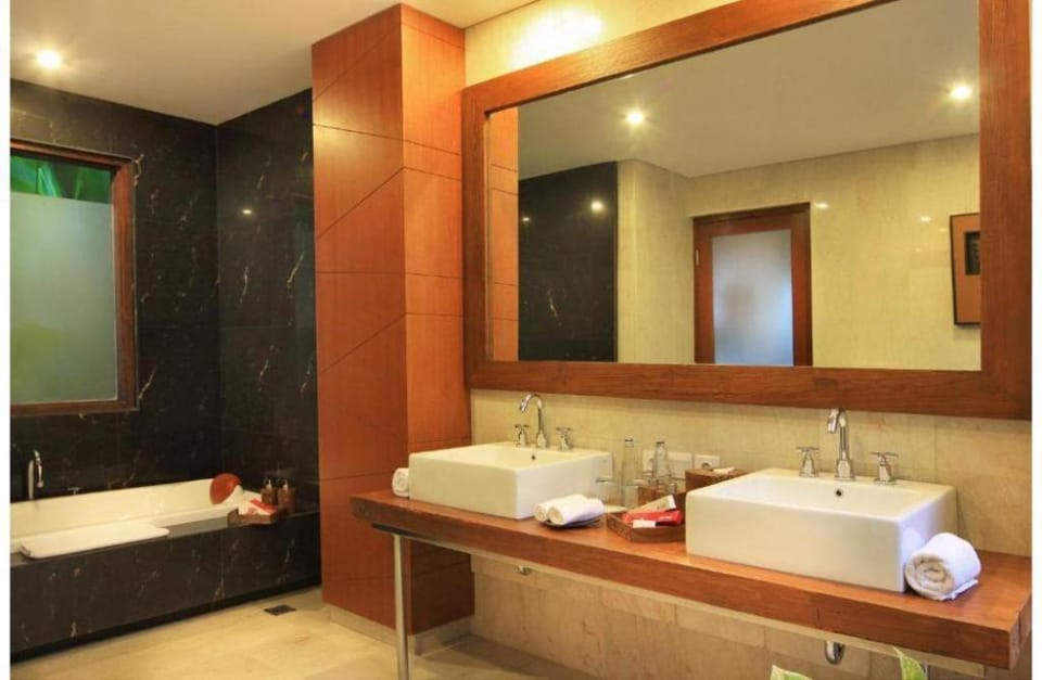 Gorgeous 2 Bedrooms Pool Villa  REV38 Villa in Bali