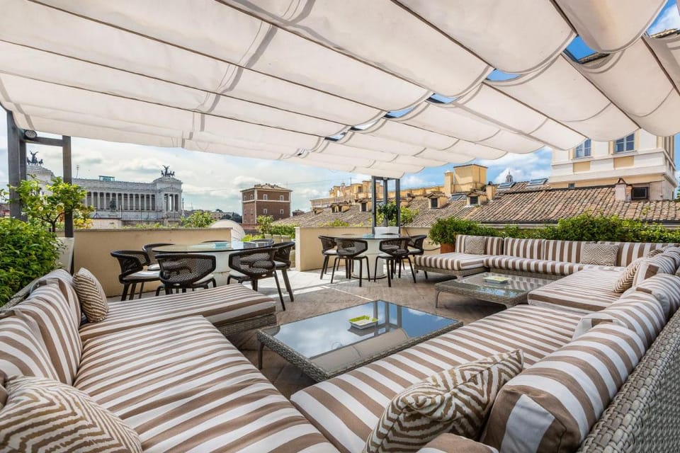 Amazing Penthouse Piazza Venezia Apartment in Rome