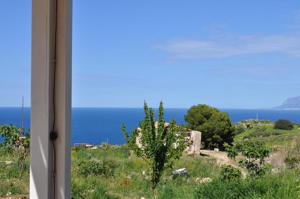 Cantina Vito 2 km from the Zingaro Reserve Apartment in Scopello, Trapani