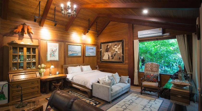 Cattani's Riverside Home Hotel in Laos