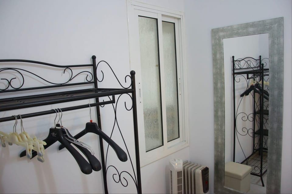 Big Flat In a very quiet area and well connected Apartment in Barcelona
