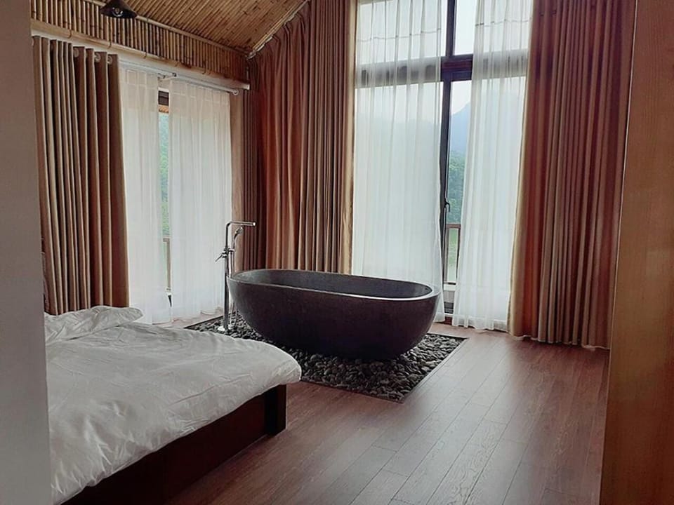 Villa siêu đẹp hướng hồ tại Bản Xôi Villa in Laos