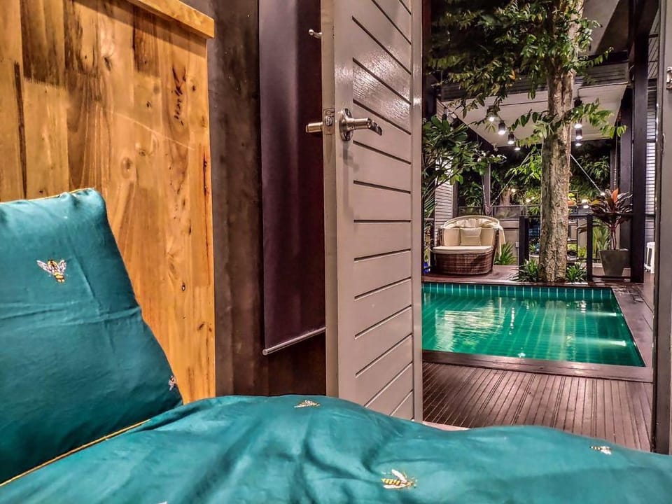 Exclusive access to the whole garden.93 Villa in Bangkok