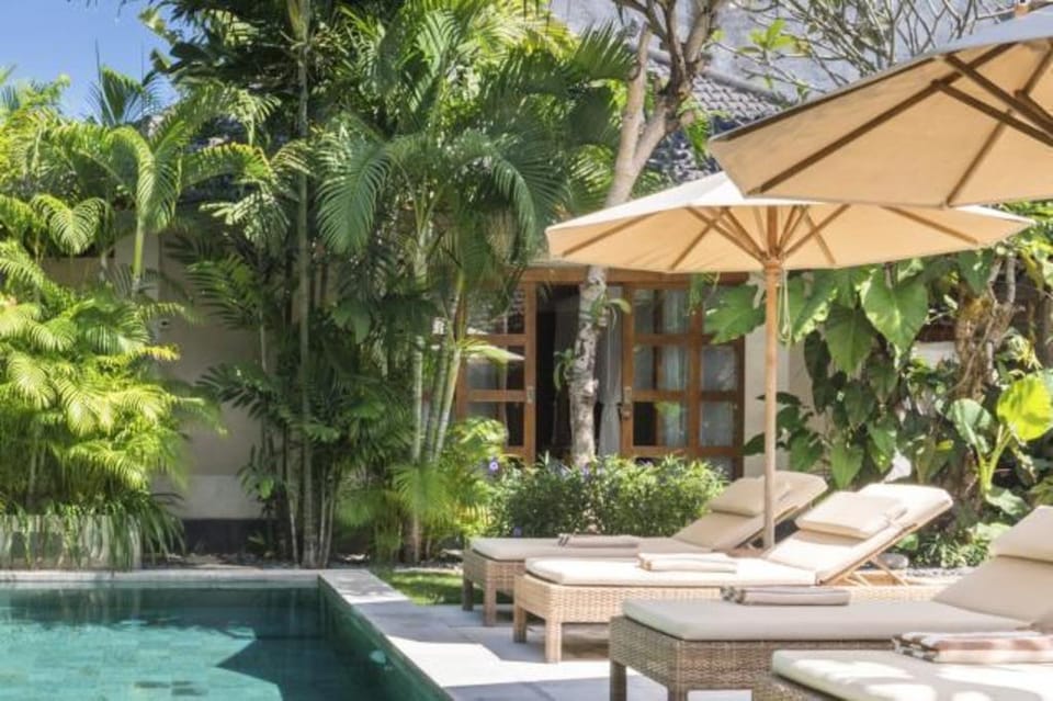 Villa Dayak Luxury Retreat in theHeart of Seminyak Villa in Kuta