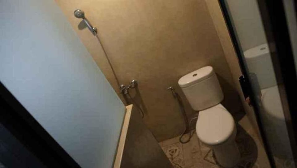 Djuaragan Kamar Gunung Anyar Apartment in Surabaya