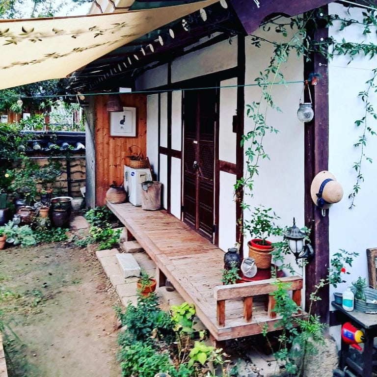 Jamanjae ★ House ★ Only One Team / Beautiful Yard Accommodation / Spacious and Cozy 'Jamanjae' Vacation rental in South Korea