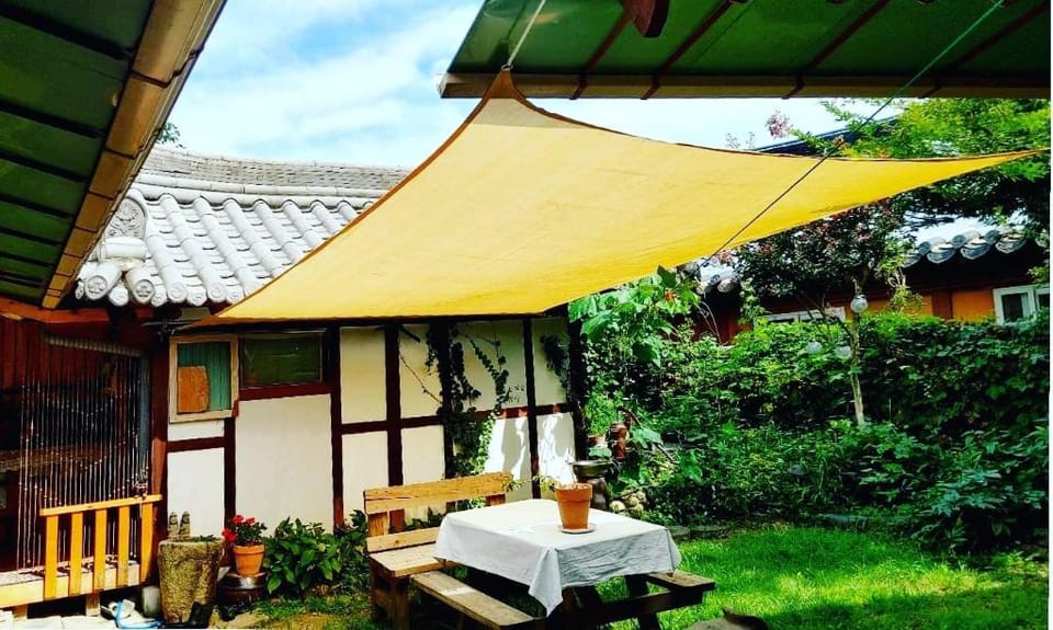 Jamanjae ★ House ★ Only One Team / Beautiful Yard Accommodation / Spacious and Cozy 'Jamanjae' Vacation rental in South Korea