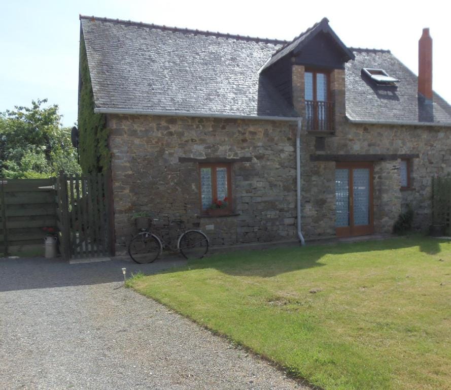Hirondelle Farm - Le Papillon, Twin Bedroom Apartment in Brittany