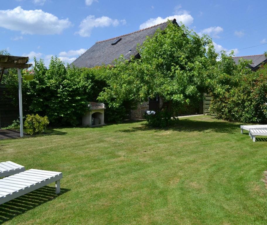 Hirondelle Farm - Le Papillon, Twin Bedroom Apartment in Brittany