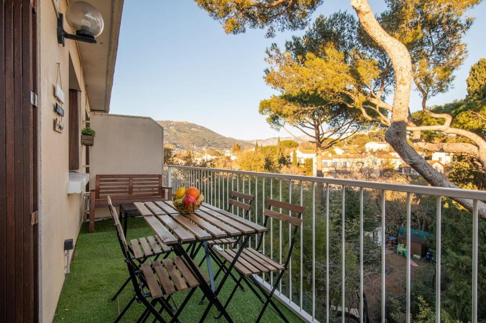 Appart "LES PALMIERS" 3*** Terrasse dans les pins Apartment in Toulon
