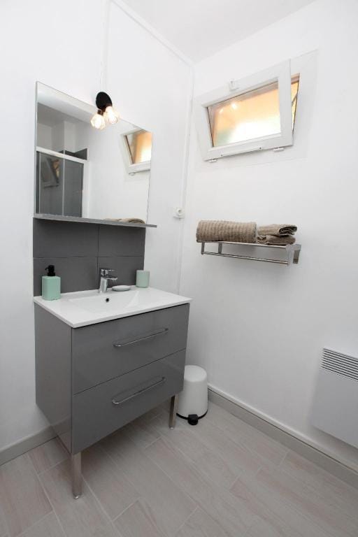 Apart "LA SOURCE 0" T3 - 3*** Near the beach Apartment in Toulon