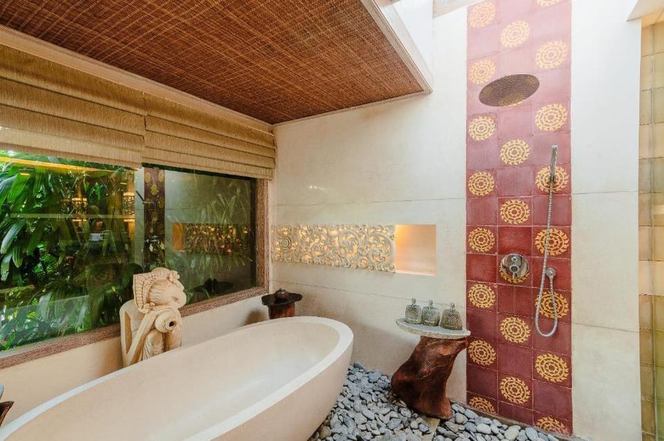 Entire 1 BR Private Pool Villa #V162 Villa in Ubud